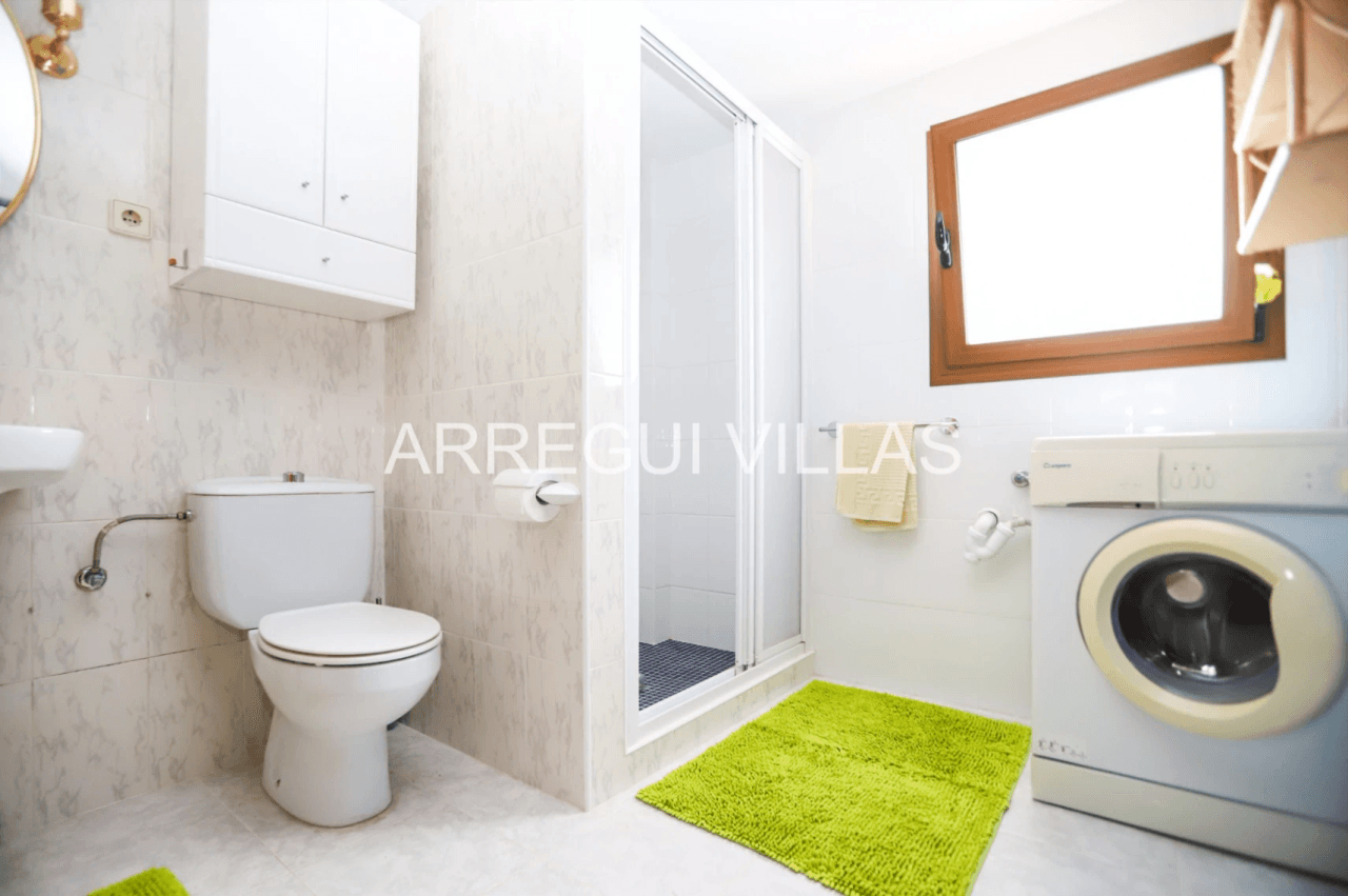 Amplia villa con vistas abiertas en Dénia