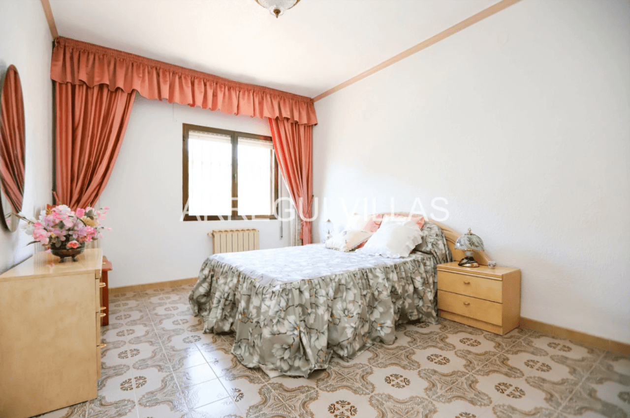 Amplio chalet en venta en Dénia