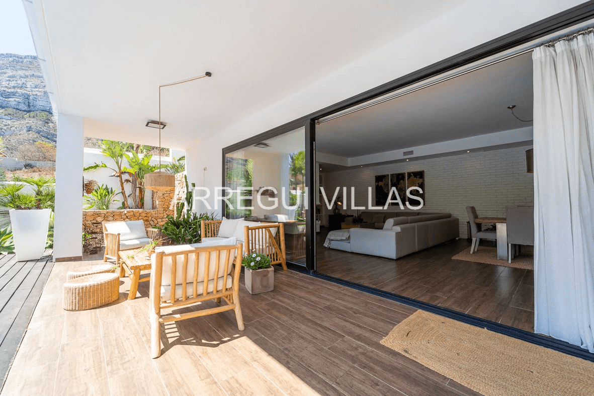 Estupenda villa en venta en Dénia - Montgó