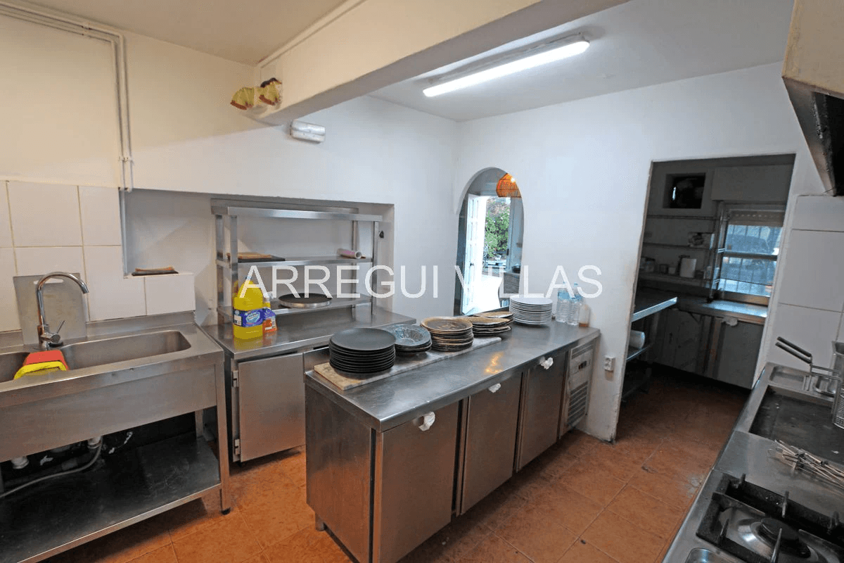 Chalet con 2 viviendas en Las Rotas, Dénia