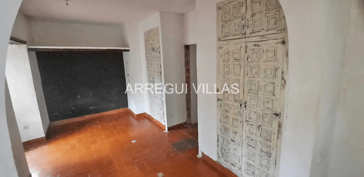 Amplia villa en venta en Las Rotas - Dénia