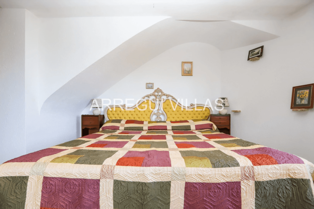 Amplia villa con vistas abiertas en Dénia