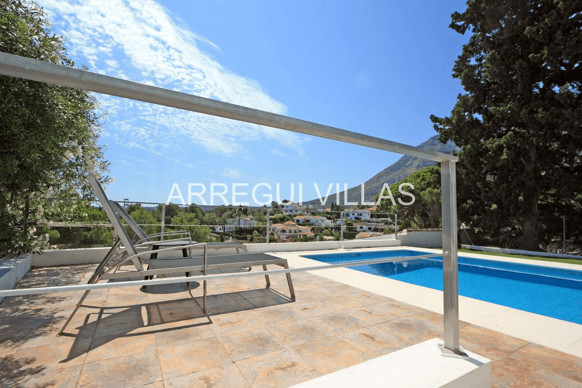 Villa con vistas abiertas en Dénia - Montgó