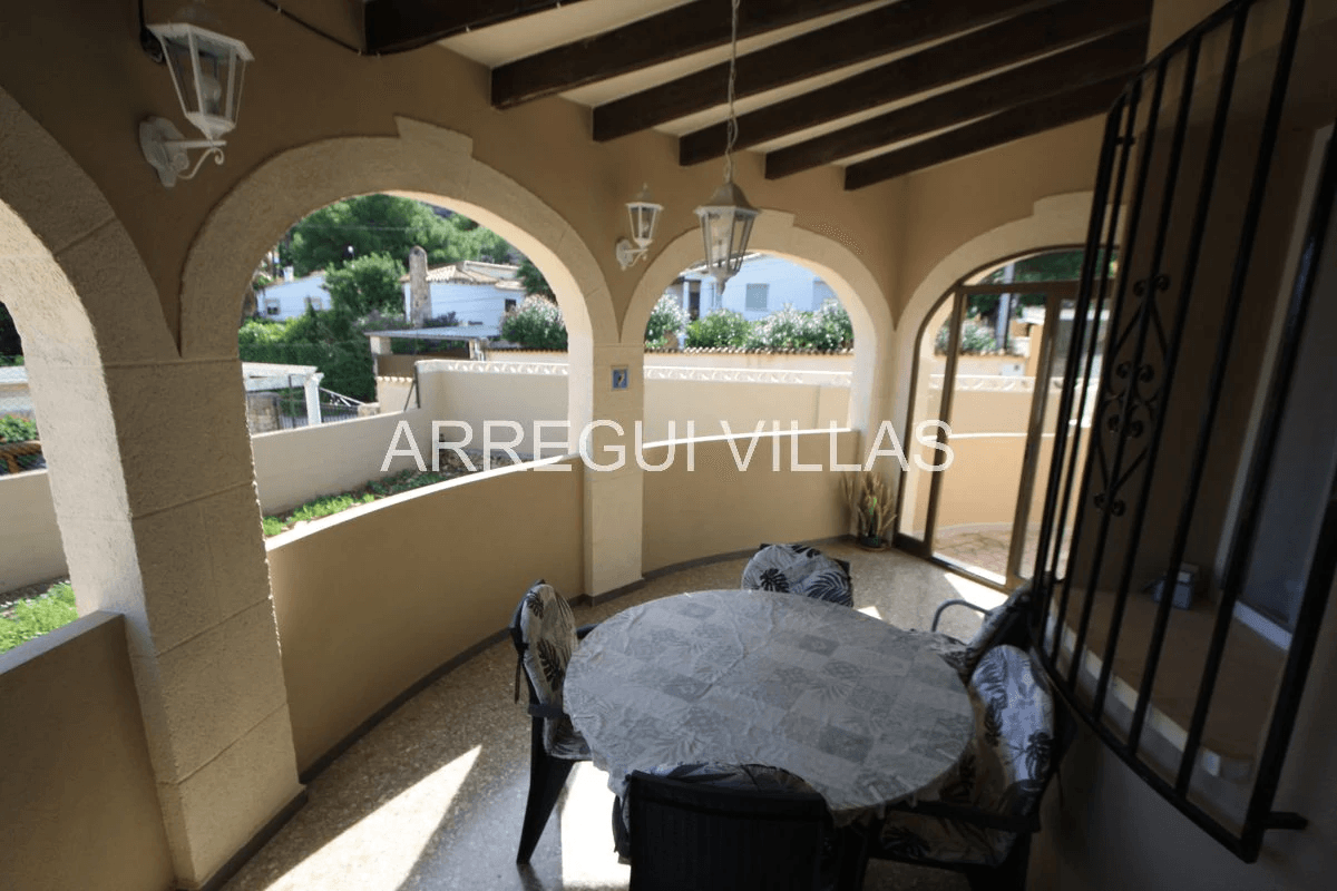 Chalet con 4 dormitorios en venta en Dénia/El Montgó