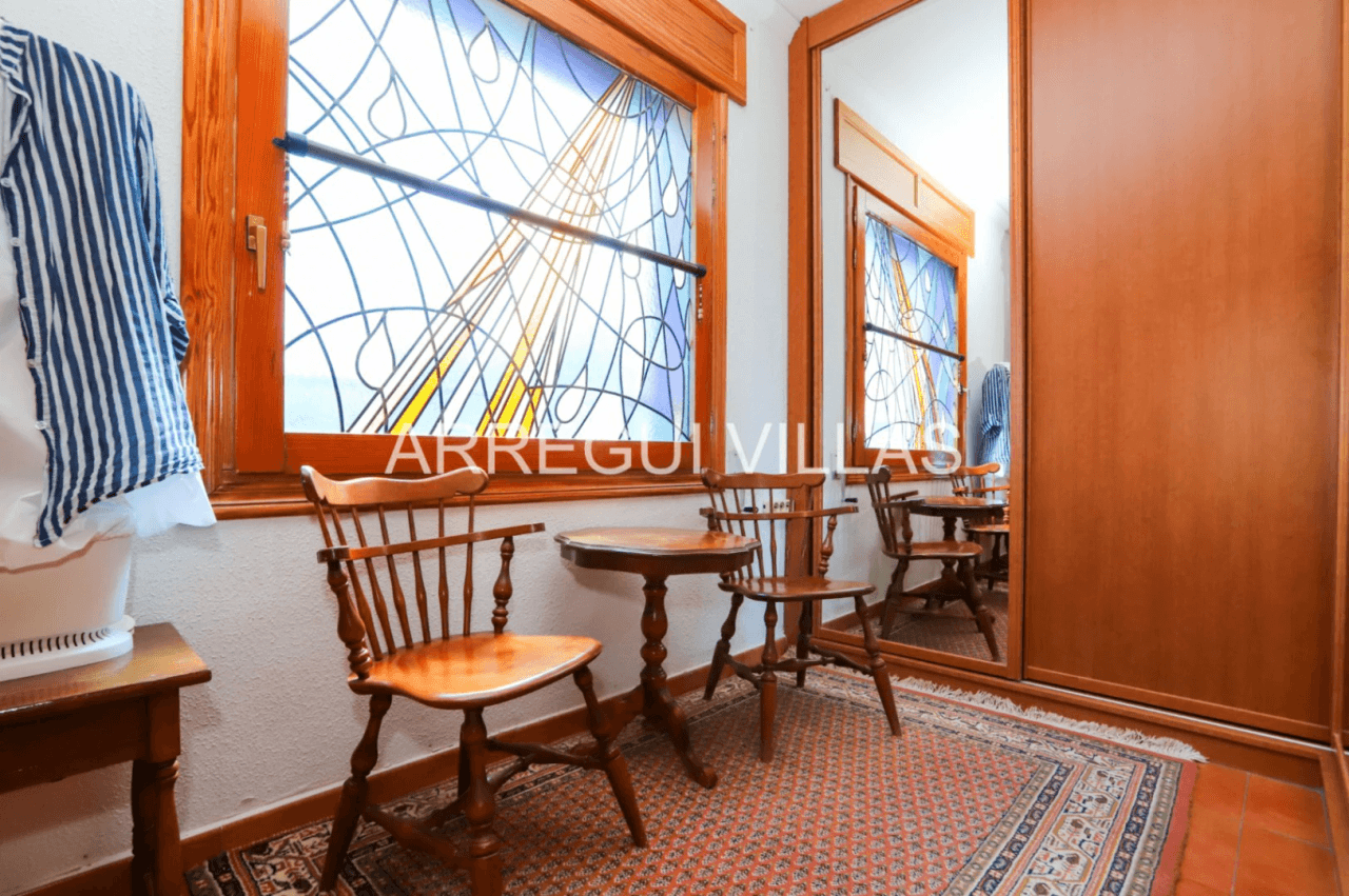 Amplia villa con vistas abiertas en Dénia