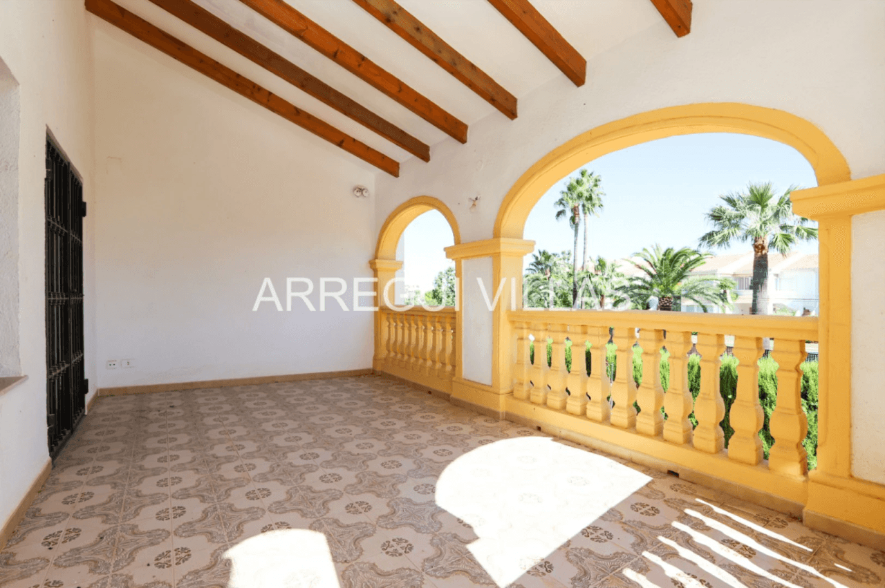 Amplio chalet en venta en Dénia