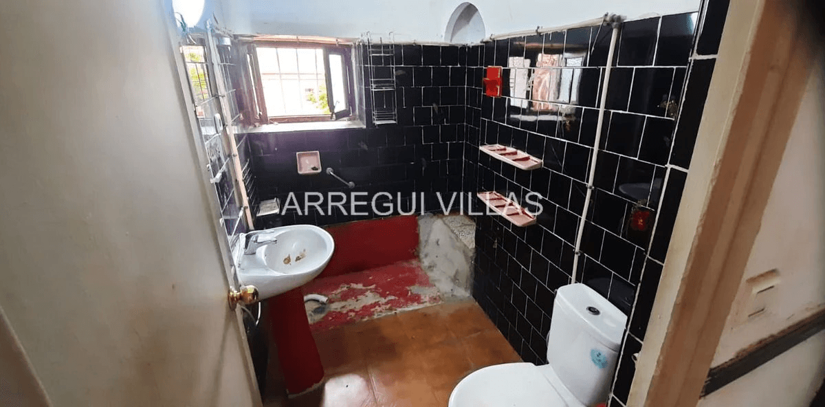 Amplia villa en venta en Las Rotas - Dénia