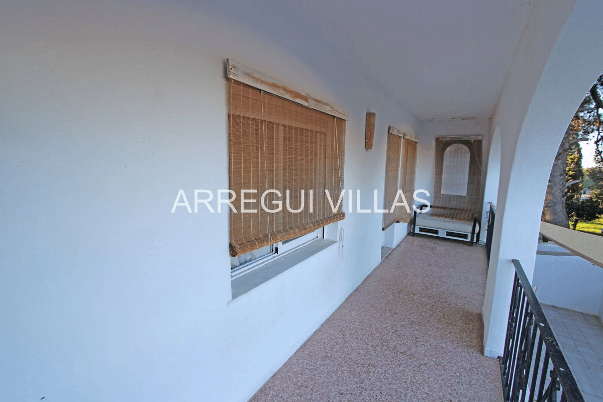 Chalet con 2 viviendas en Las Rotas, Dénia