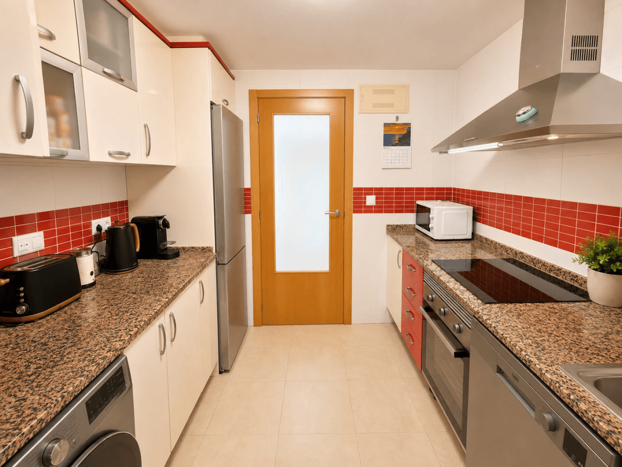 Exclusivo Ático Dúplex en Dénia con Gran Terraza, Vistas al Castillo y Garaje