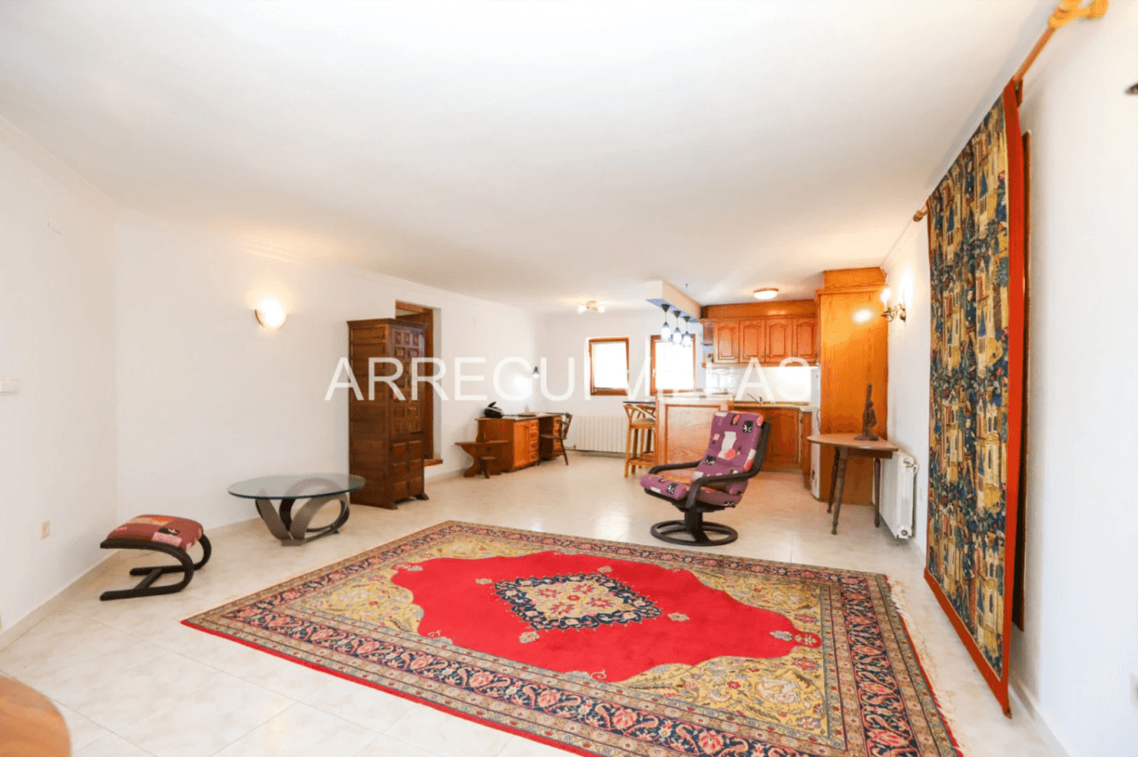 Amplia villa con vistas abiertas en Dénia