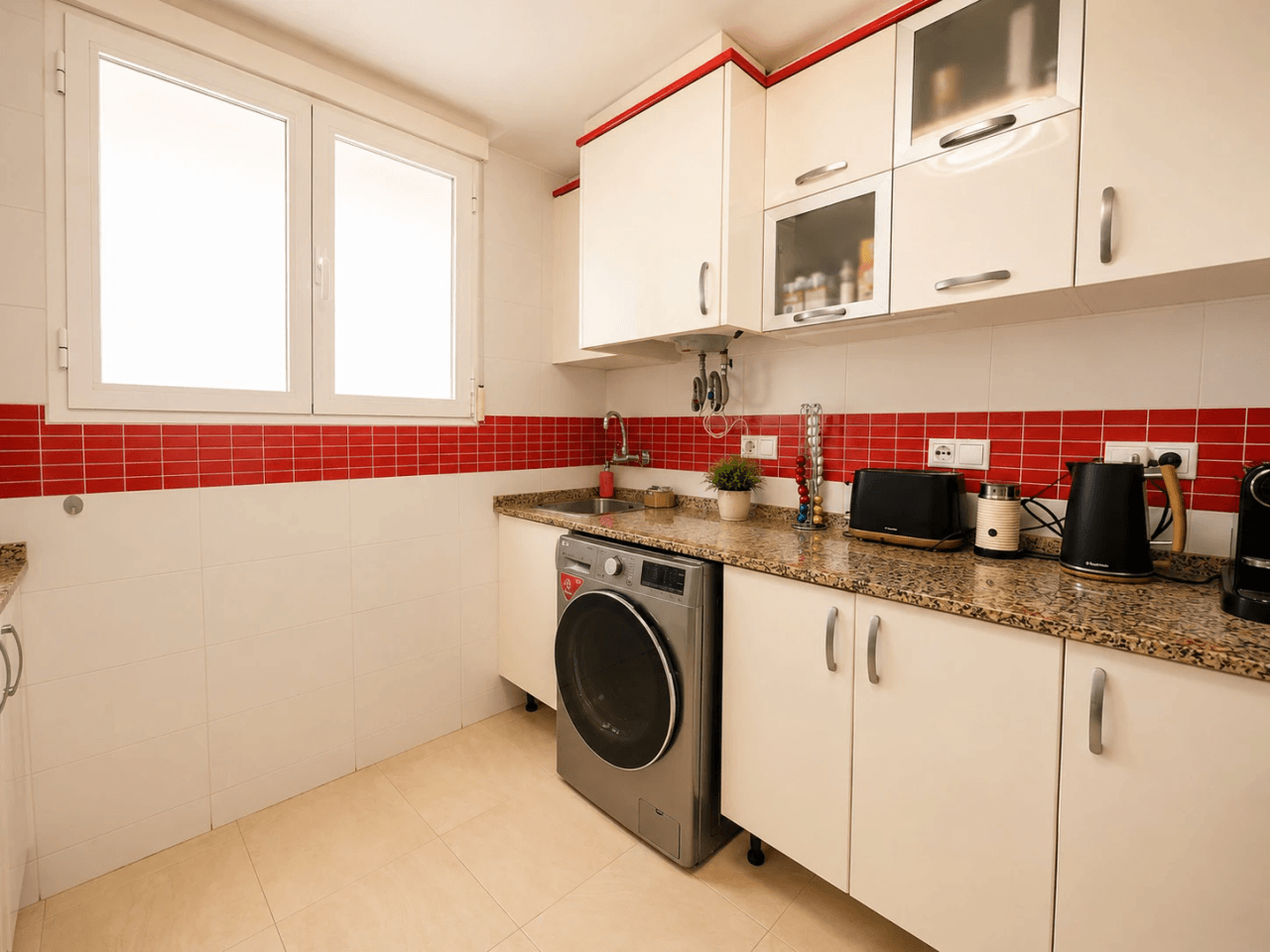 Exclusivo Ático Dúplex en Dénia con Gran Terraza, Vistas al Castillo y Garaje