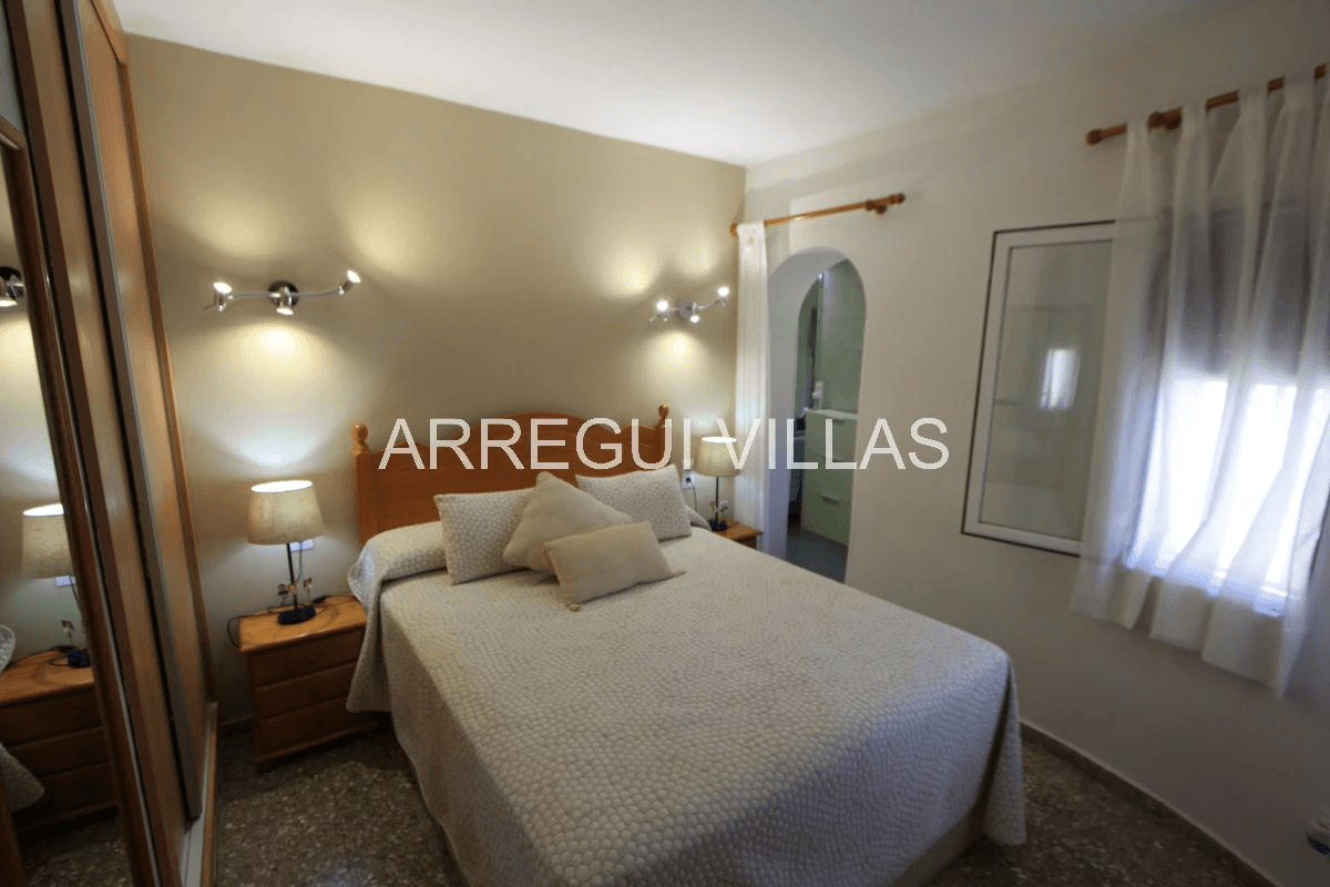 Chalet con 4 dormitorios en venta en Dénia/El Montgó