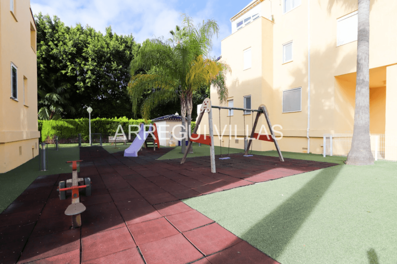 Apartamento en venta de 2 dormitorios en Denia, Las Marinas
