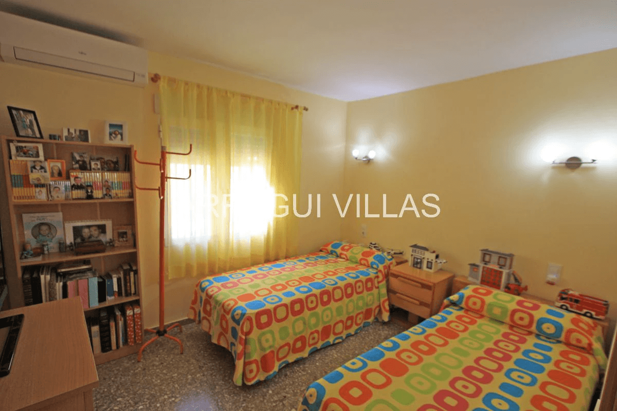 Chalet con 4 dormitorios en venta en Dénia/El Montgó