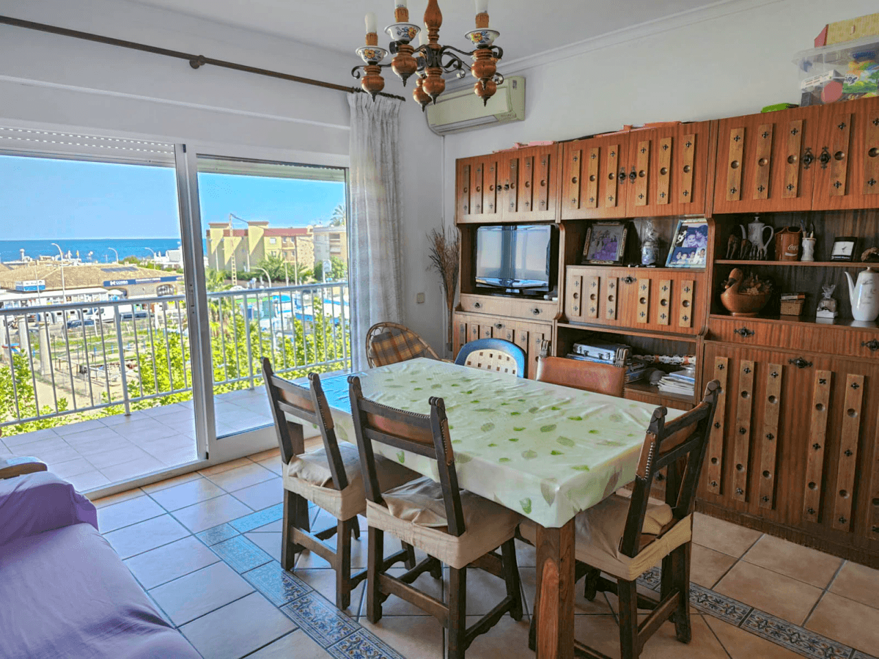 Apartamento de 2 dormitorios con vistas al mar en venta en zona Las Brisas