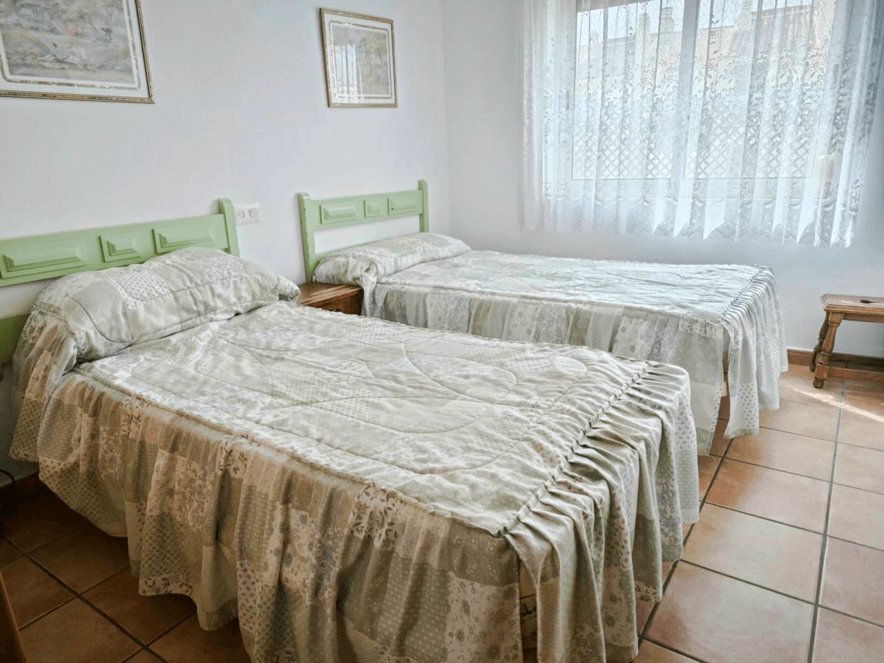 Apartamento de 2 dormitorios con vistas al mar en venta en zona Las Brisas