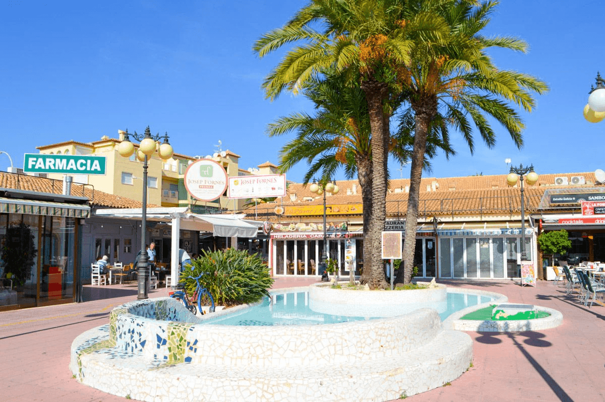 Apartamento de 2 dormitorios con vistas al mar en venta en zona Las Brisas