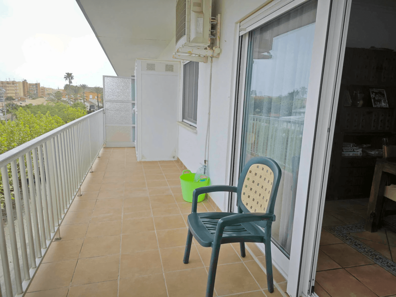 Apartamento de 2 dormitorios con vistas al mar en venta en zona Las Brisas