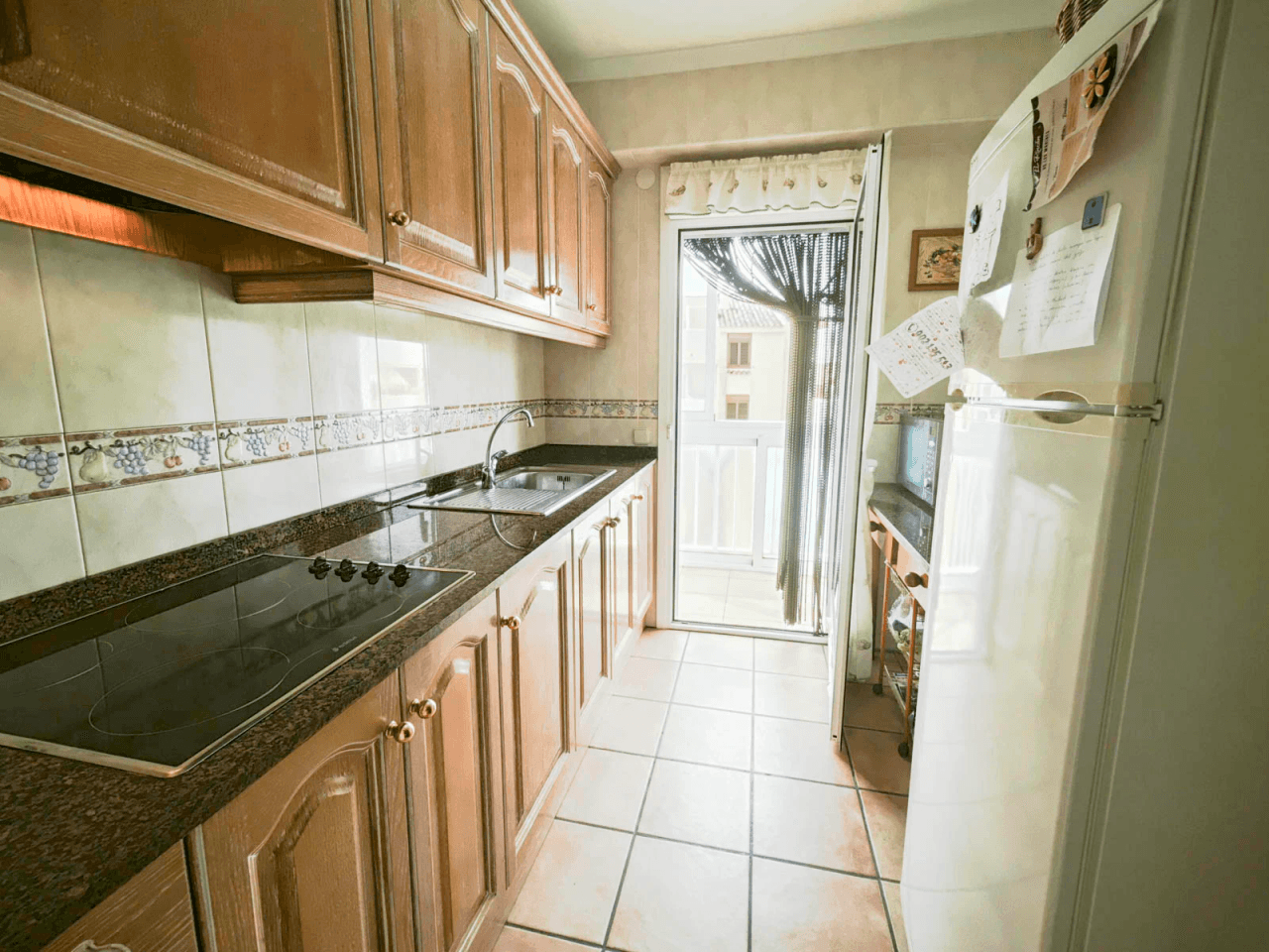 Apartamento de 2 dormitorios con vistas al mar en venta en zona Las Brisas