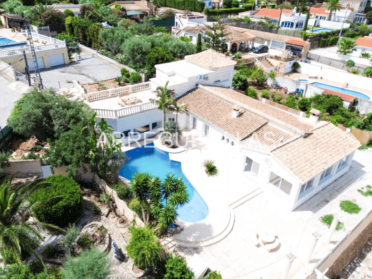 Amplia villa con vistas y sol en venta en Dénia - Montgó