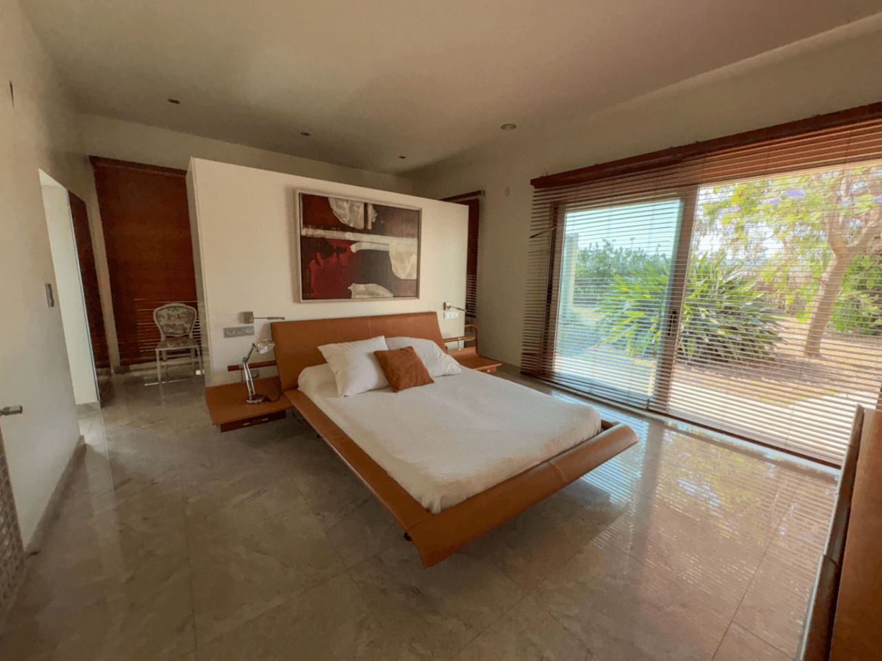 Espectacular Finca de Gran Extensión con Dos Viviendas y Piscina en El Verger.