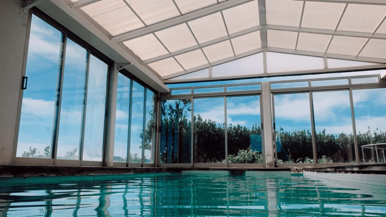 Espectacular Finca de Gran Extensión con Dos Viviendas y Piscina en El Verger.