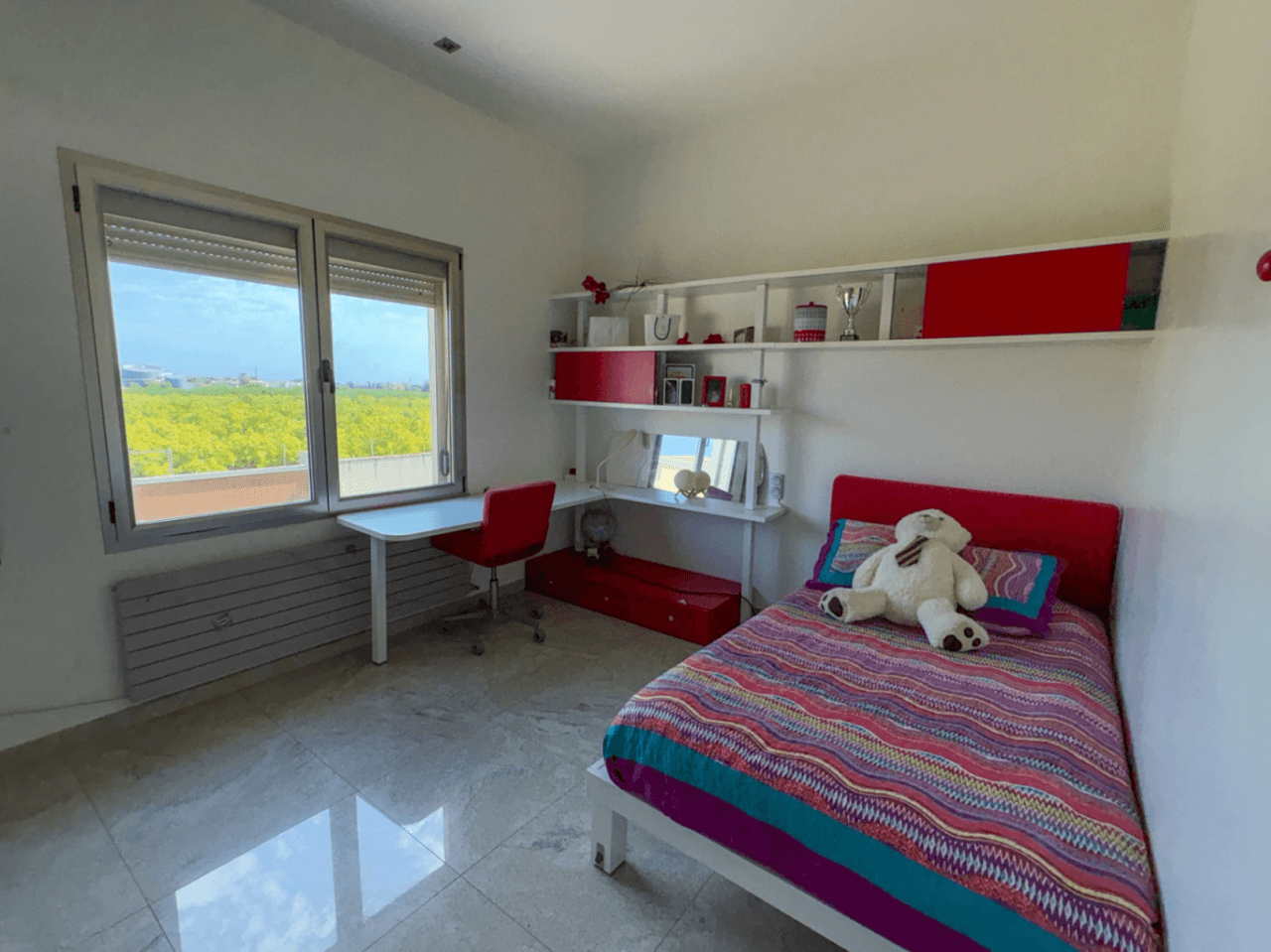 Espectacular Finca de Gran Extensión con Dos Viviendas y Piscina en El Verger.