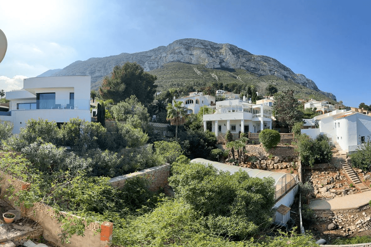 Villa Moderna con Vistas Impresionantes en Dénia – El lienzo en blanco que estabas buscando.