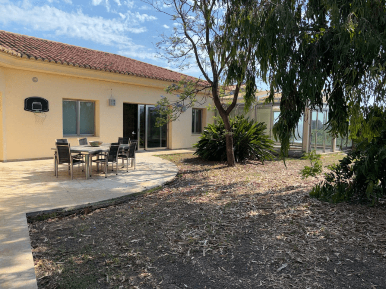 Espectacular Finca de Gran Extensión con Dos Viviendas y Piscina en El Verger.