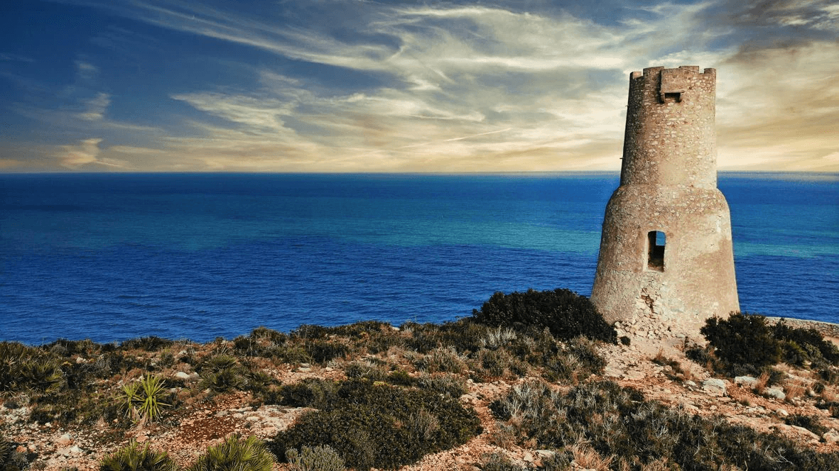 Villa Moderna con Vistas Impresionantes en Dénia – El lienzo en blanco que estabas buscando.