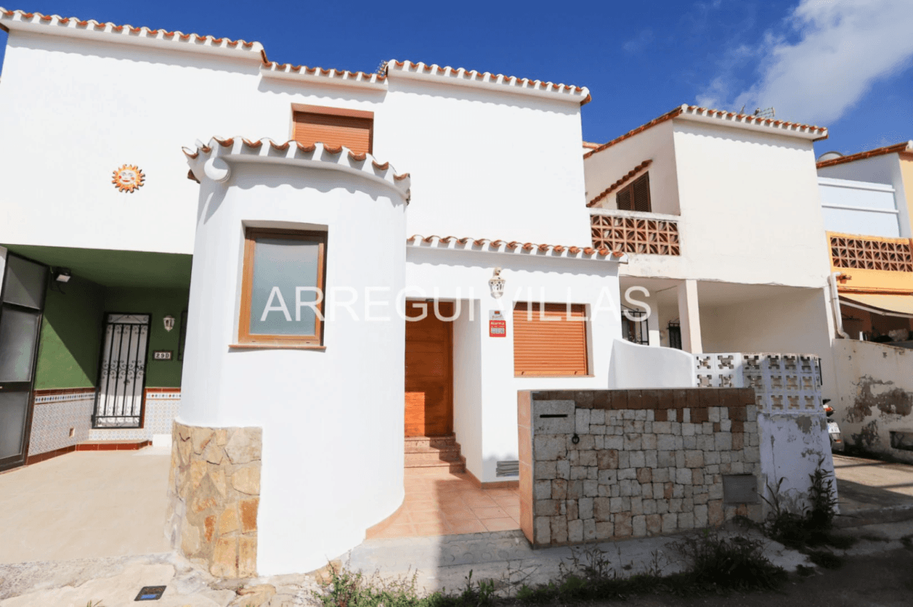 Casa adosada en venta en Denia, Las Marinas - 4 dormitorios