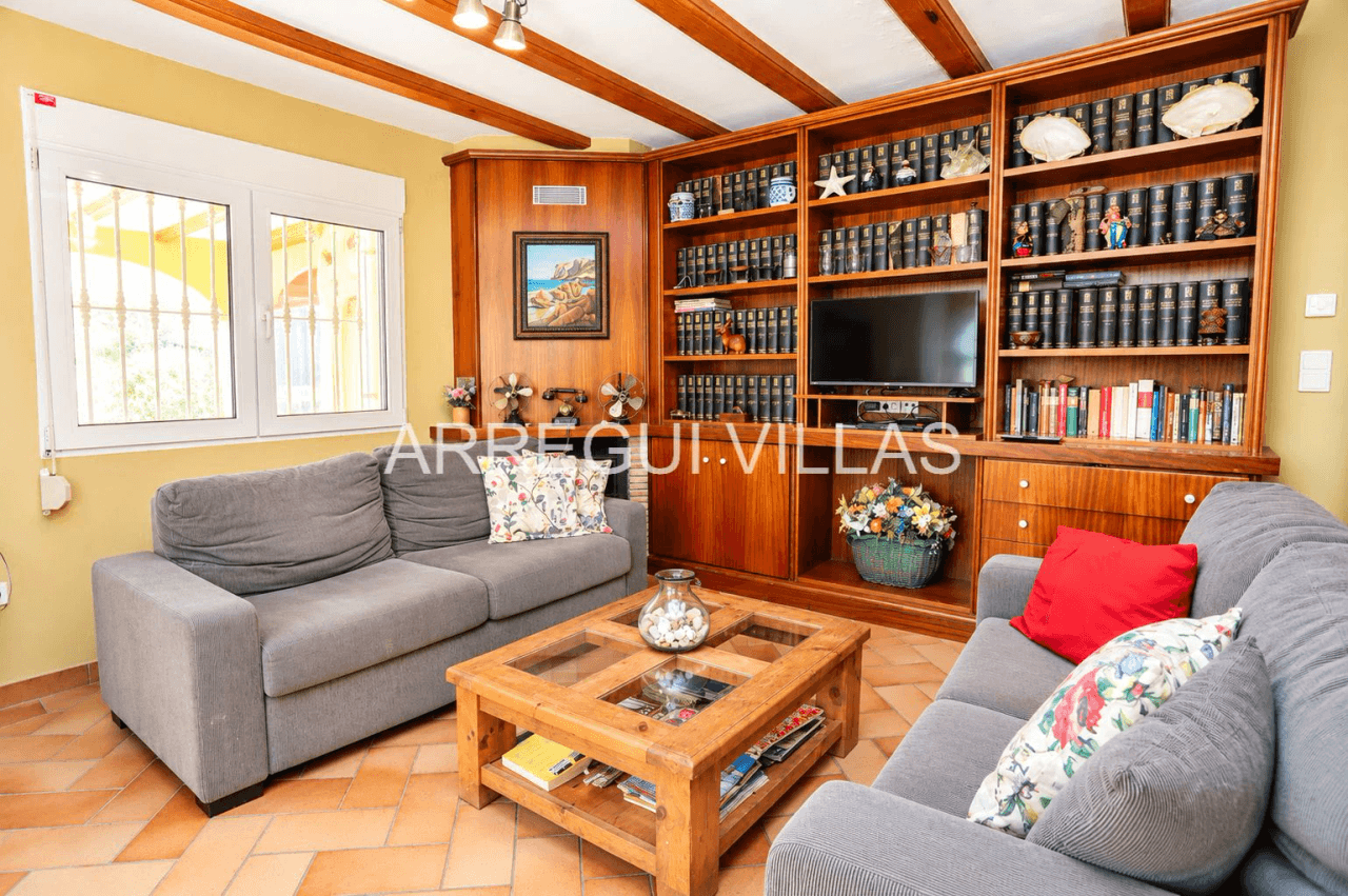 Chalet en venta de 4 habitaciones en Las Rotas, Denia