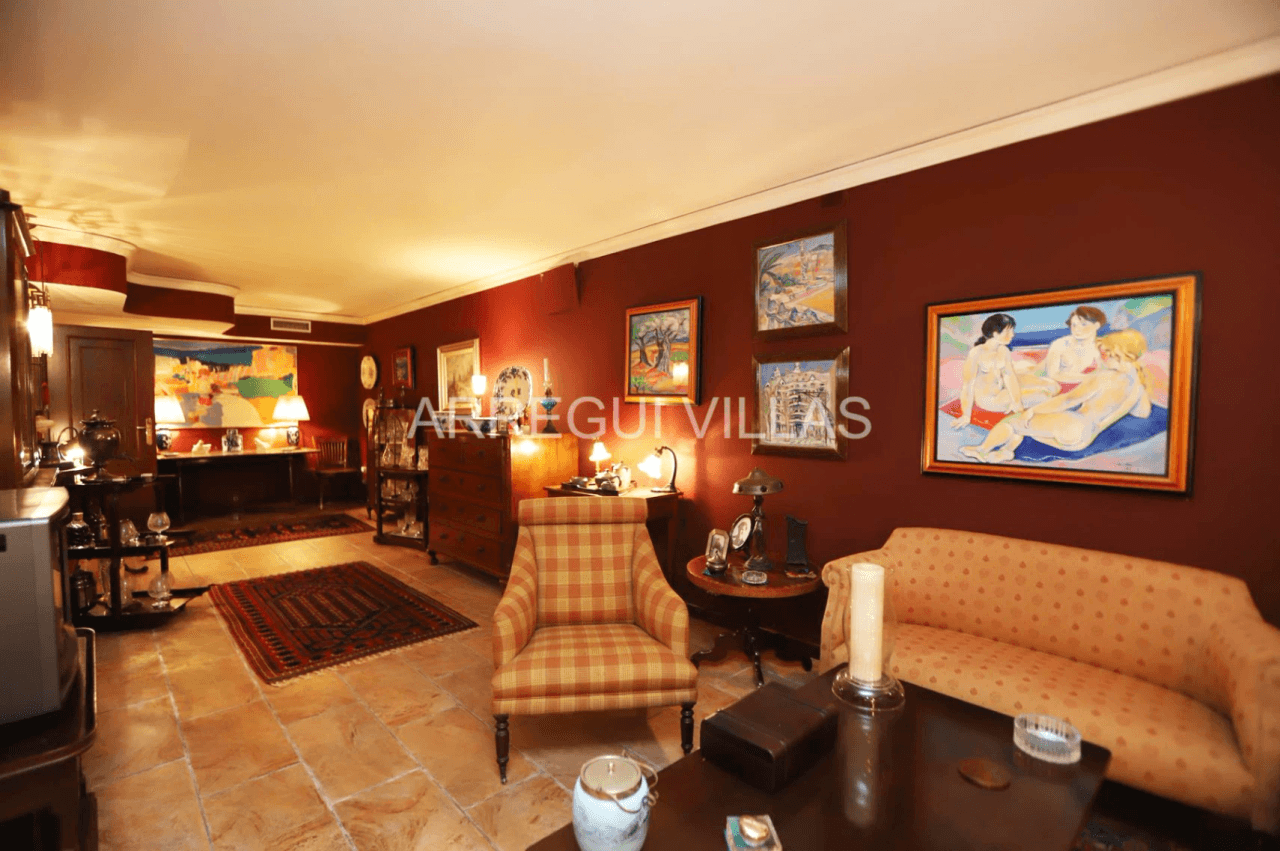 Amplia villa de estilo contemporáneo en Dénia