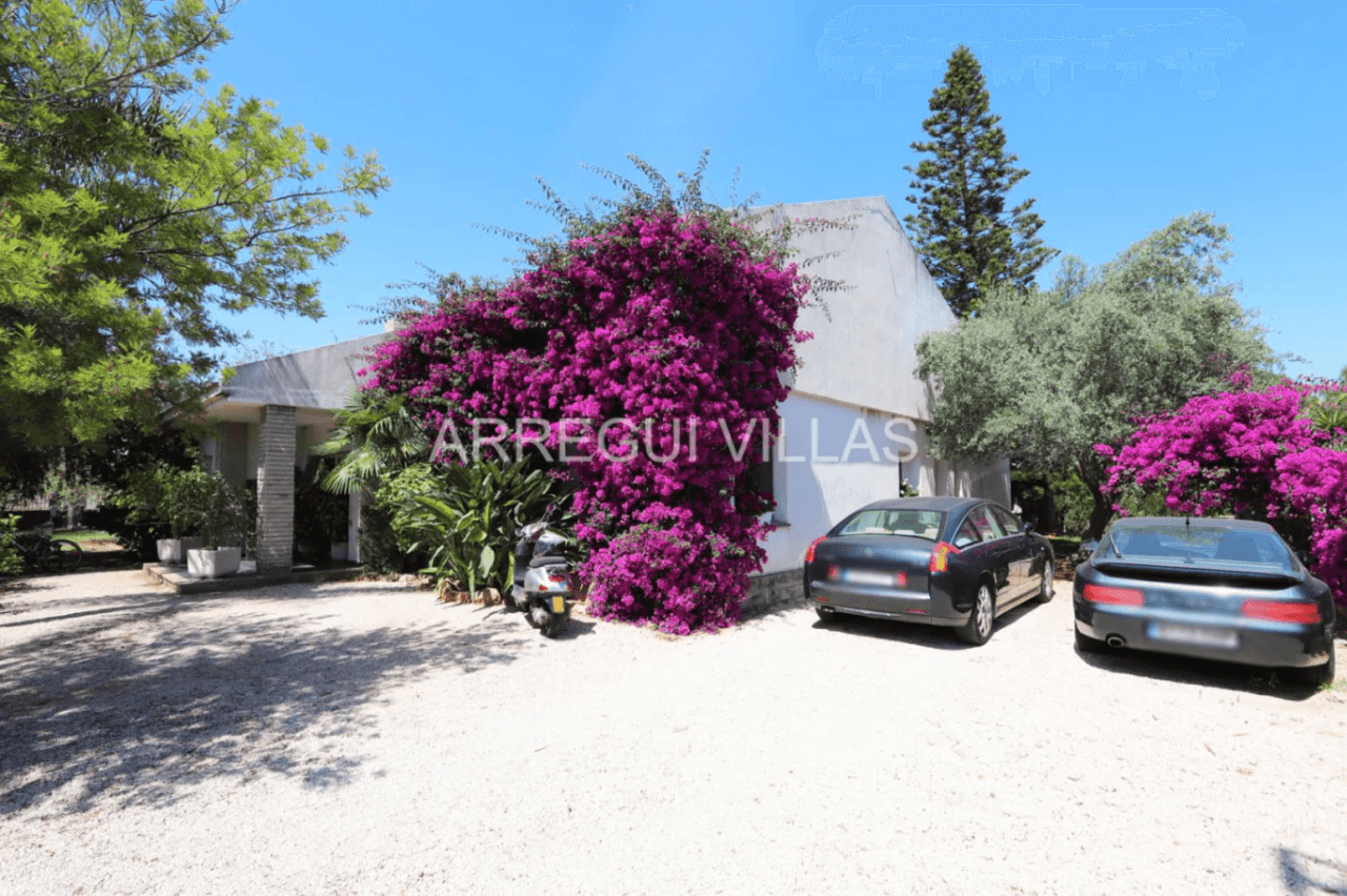 Amplia villa de estilo contemporáneo en Dénia
