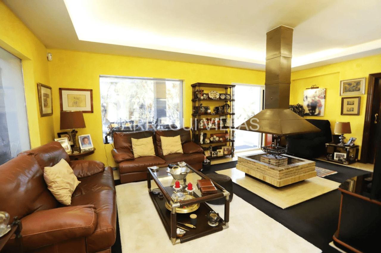 Amplia villa de estilo contemporáneo en Dénia