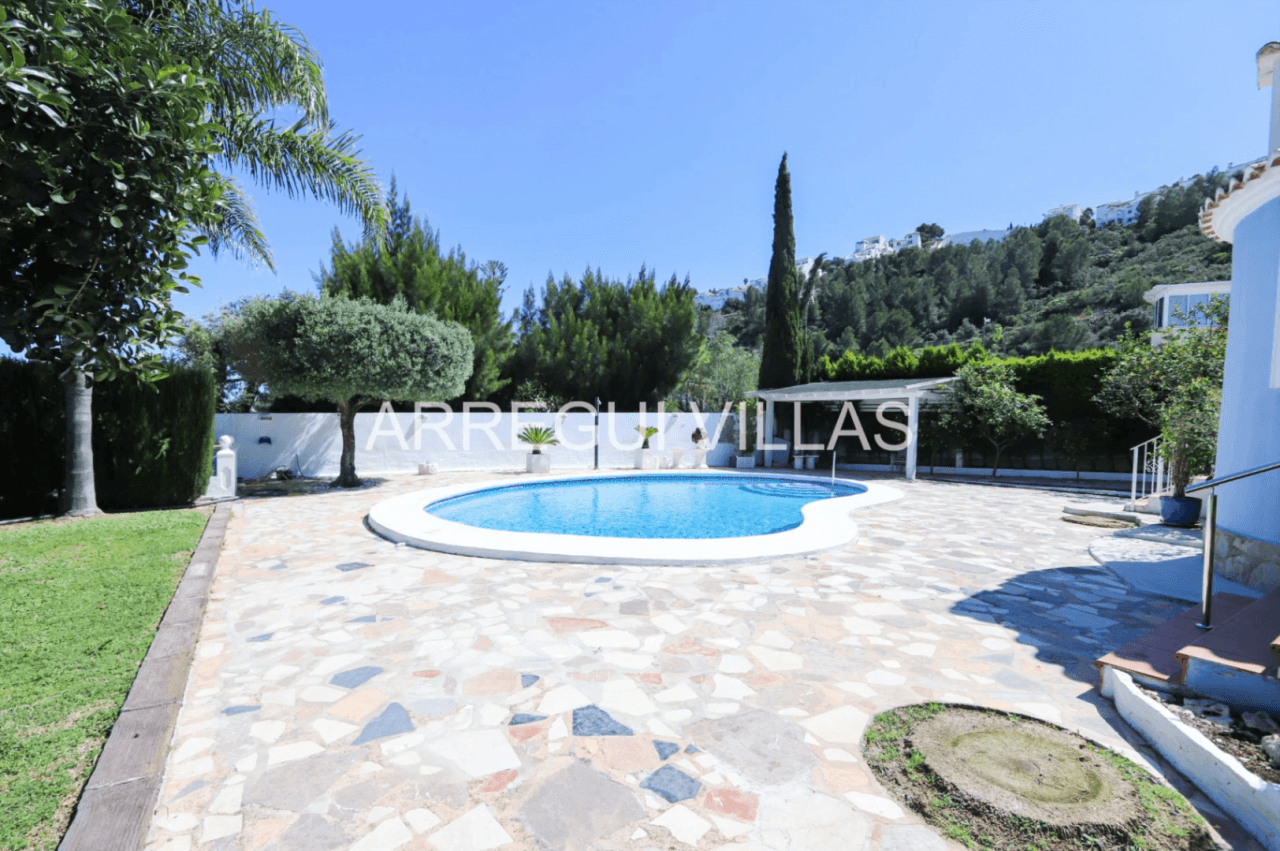 Estupenda villa de 3 dormitorios en Dénia - La Pedrera