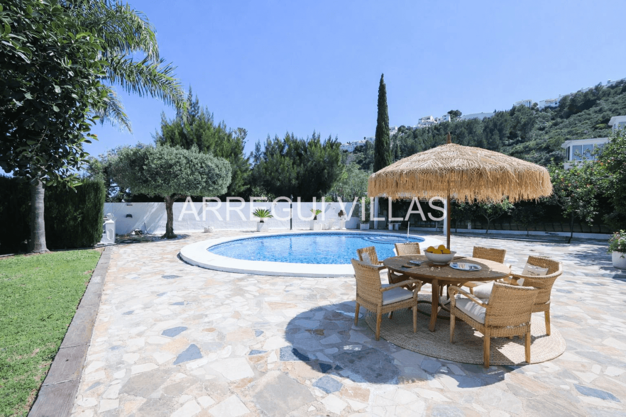 Estupenda villa de 3 dormitorios en Dénia - La Pedrera