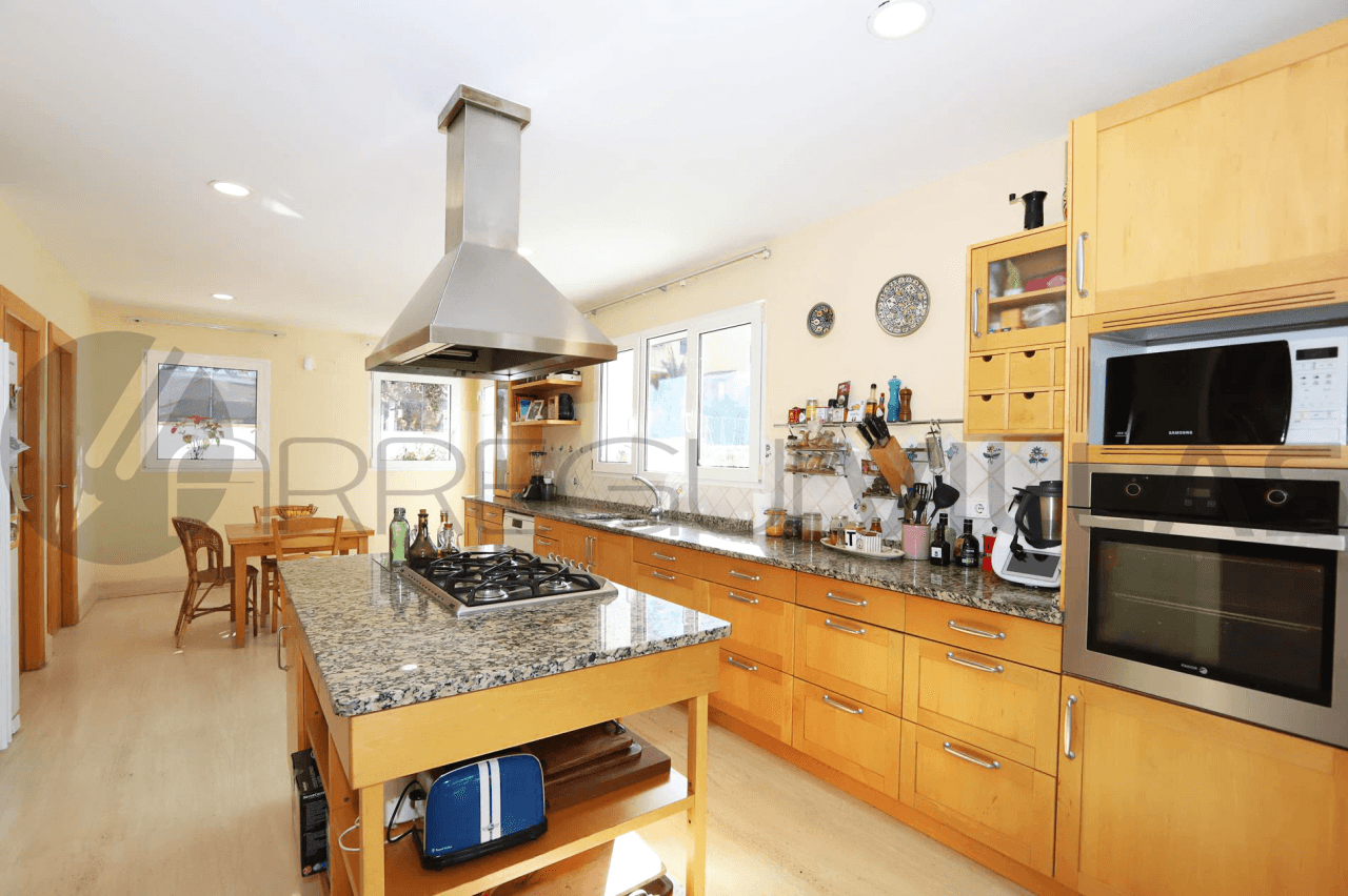 Espectacular villa en venta en el Montgó