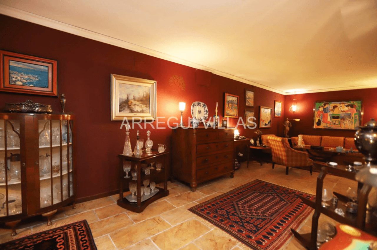 Amplia villa de estilo contemporáneo en Dénia