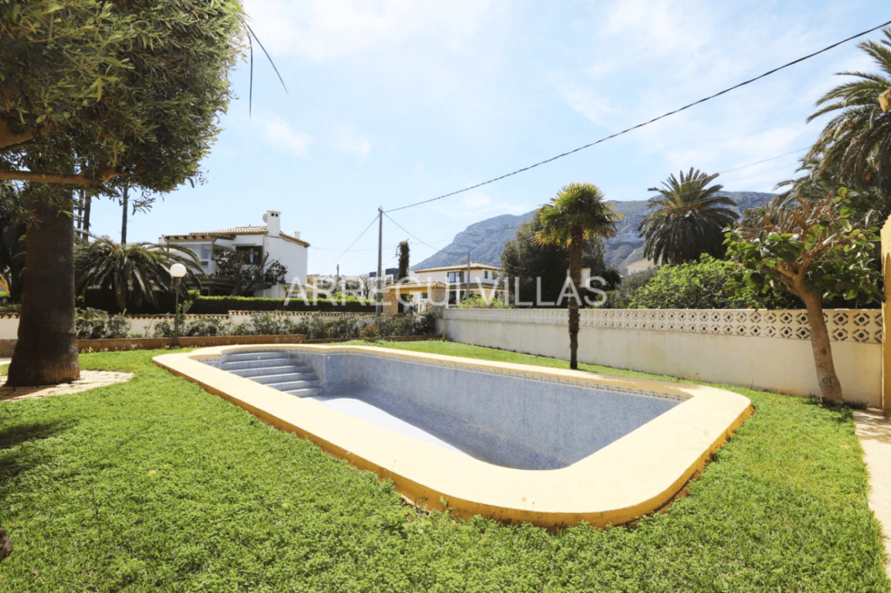 Chalet en venta en Dénia - Marineta Cassiana