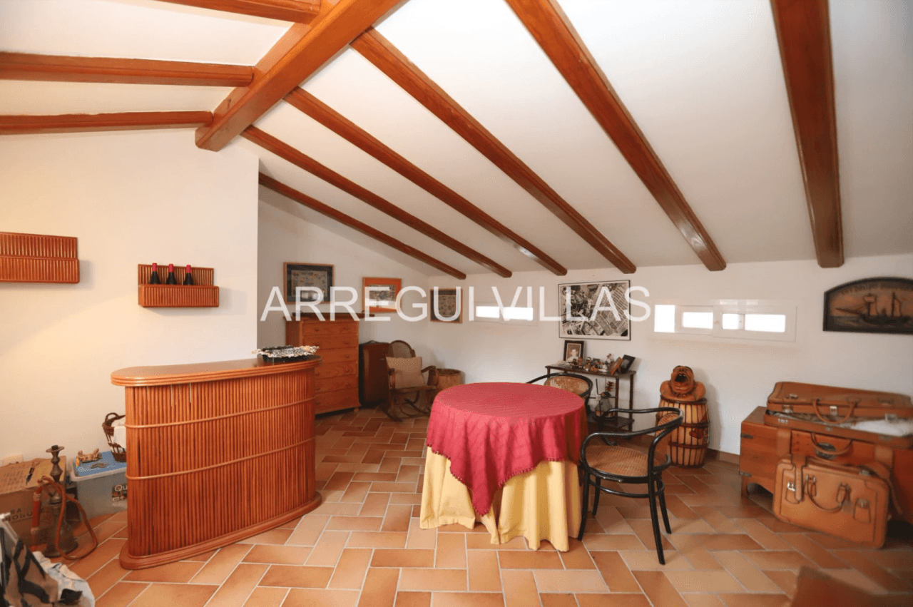 Chalet en venta de 4 habitaciones en Las Rotas, Denia