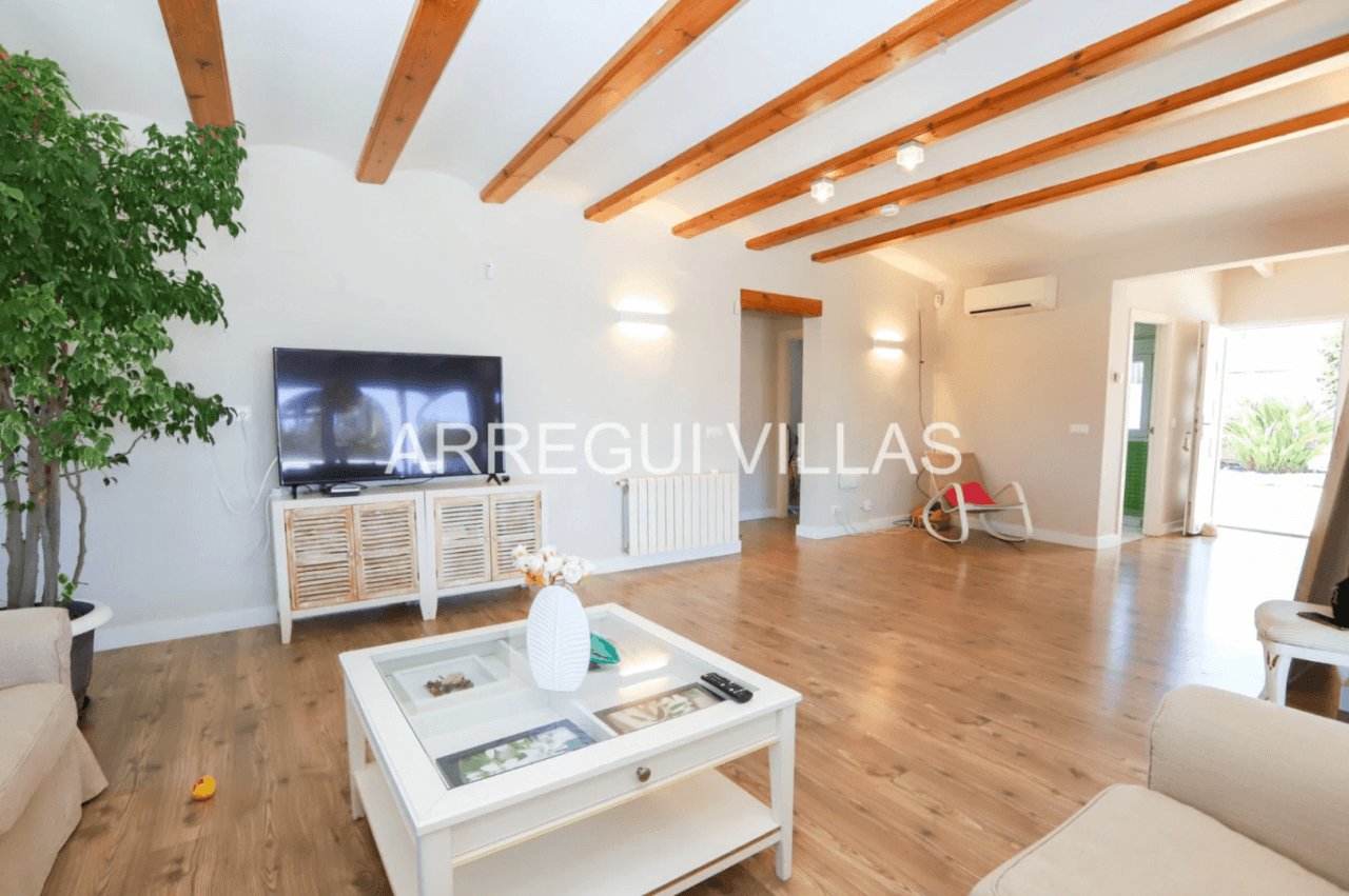 Estupenda villa de 3 dormitorios en Dénia - La Pedrera