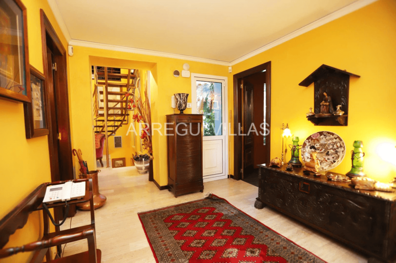 Amplia villa de estilo contemporáneo en Dénia