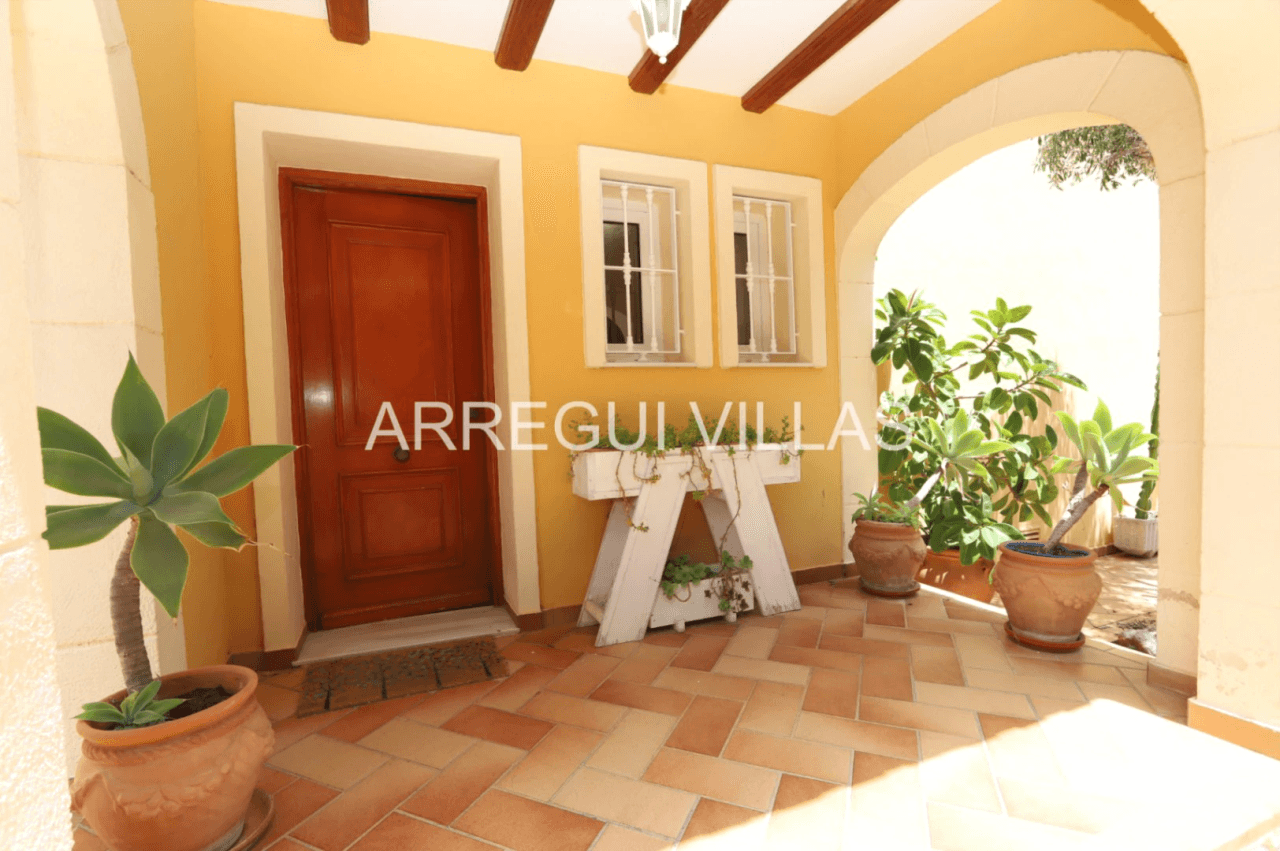 Chalet en venta de 4 habitaciones en Las Rotas, Denia