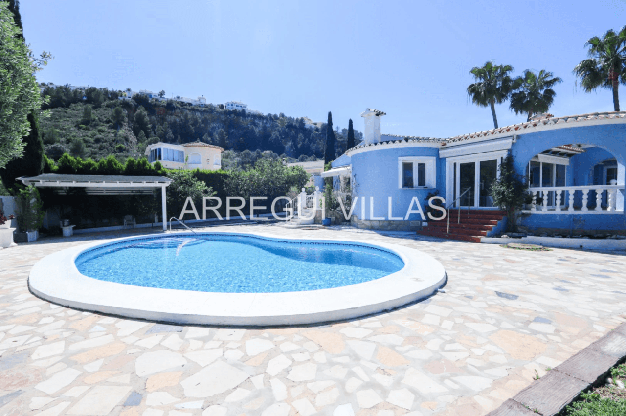 Estupenda villa de 3 dormitorios en Dénia - La Pedrera