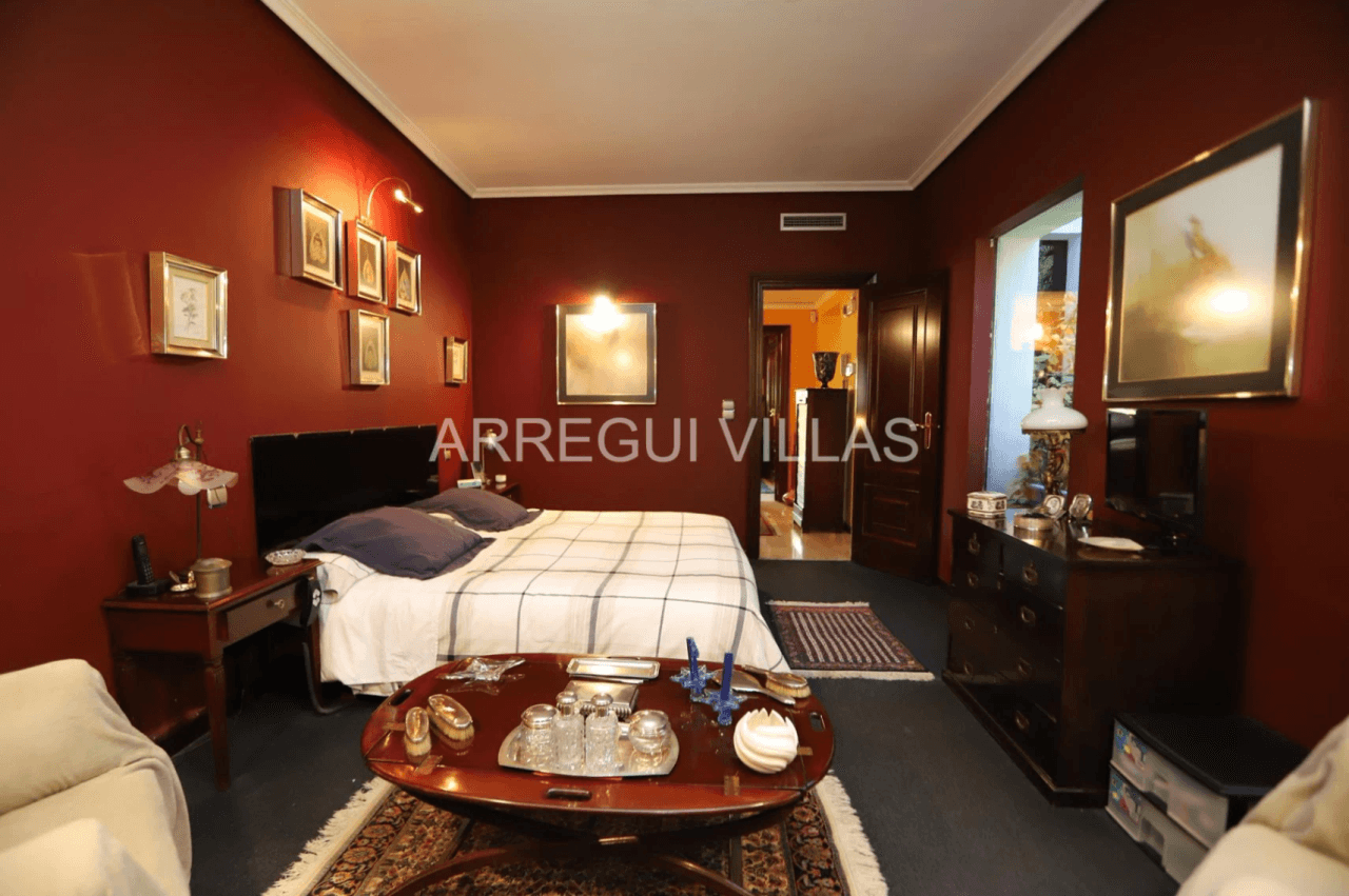 Amplia villa de estilo contemporáneo en Dénia