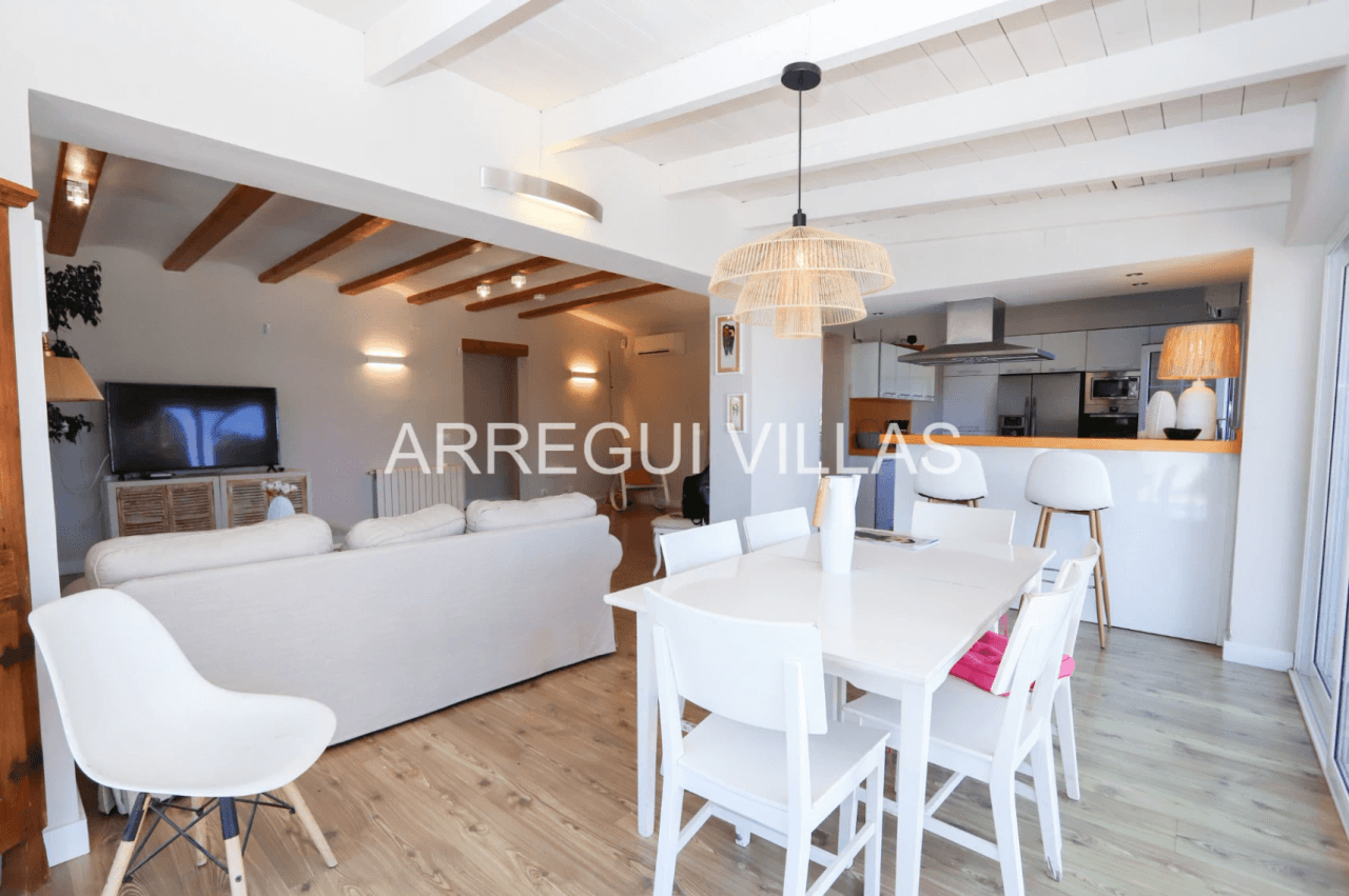 Estupenda villa de 3 dormitorios en Dénia - La Pedrera