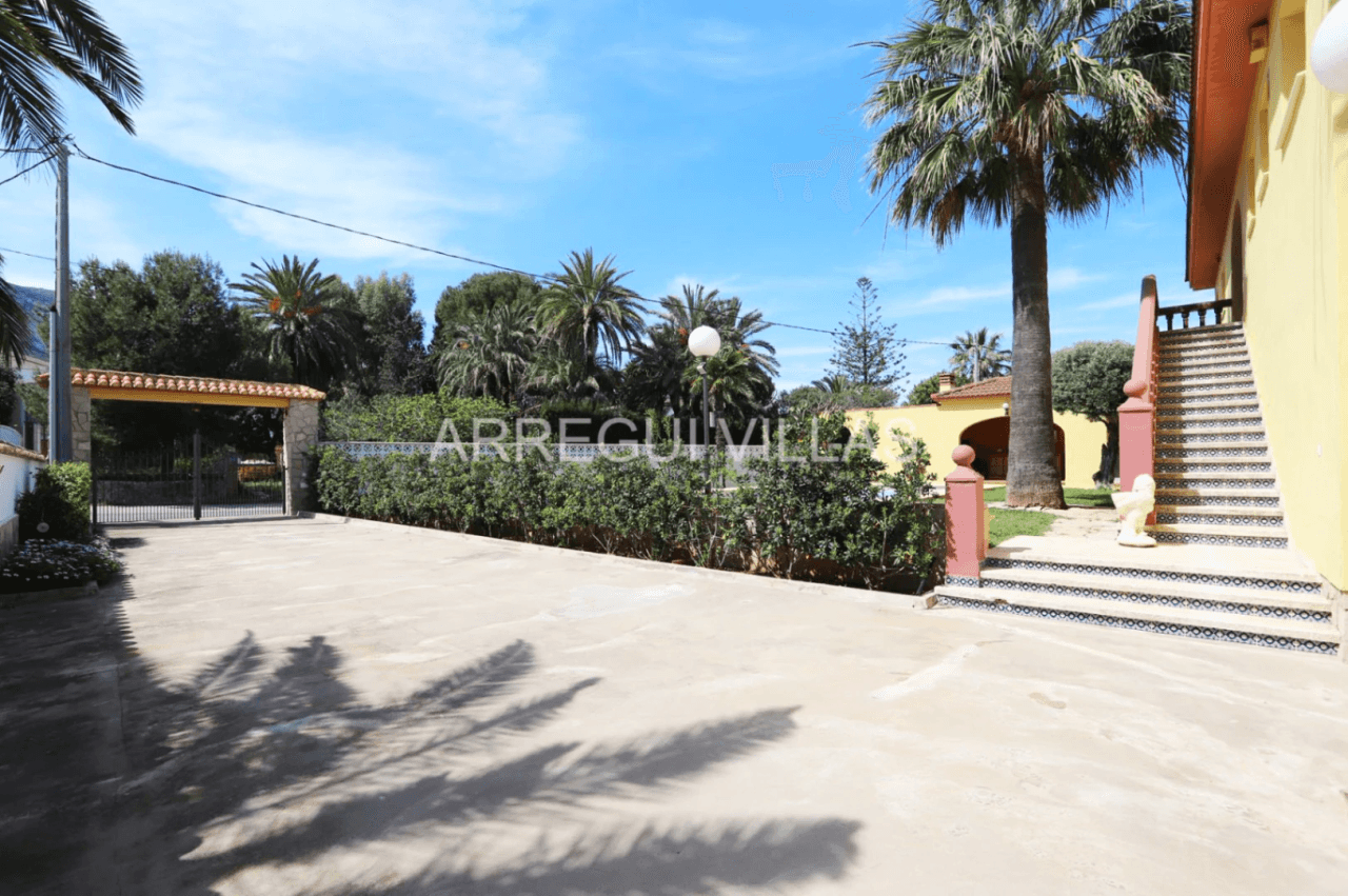 Chalet en venta en Dénia - Marineta Cassiana