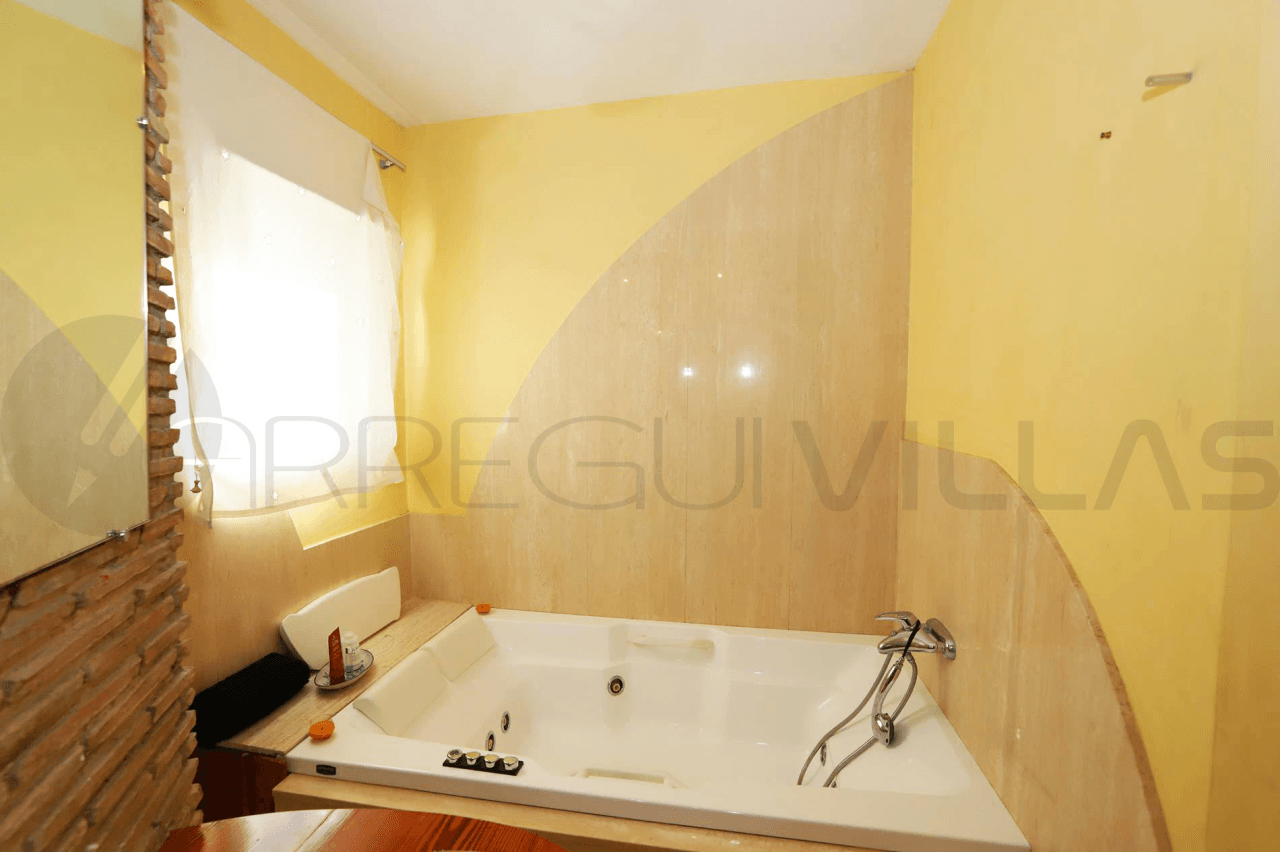 Espectacular villa en venta en el Montgó