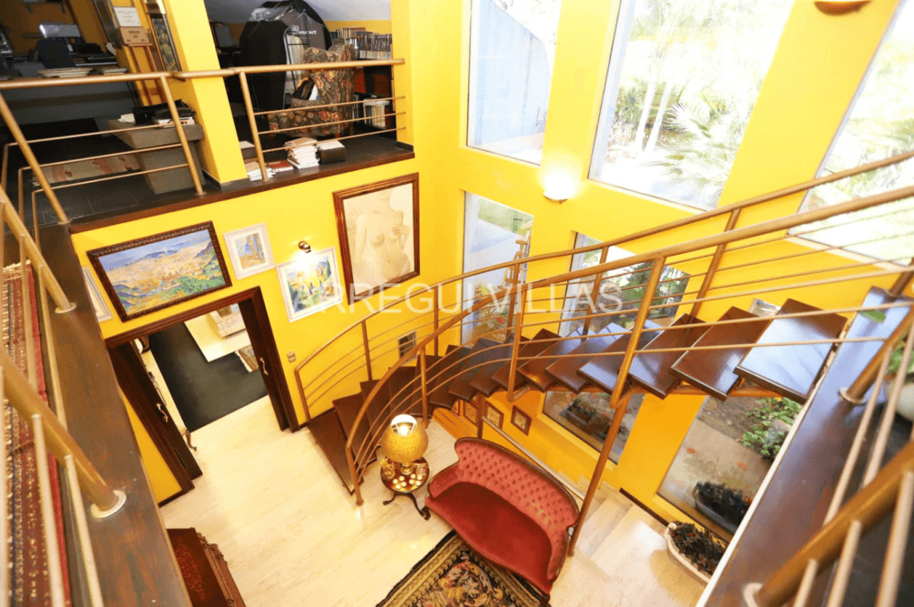 Amplia villa de estilo contemporáneo en Dénia